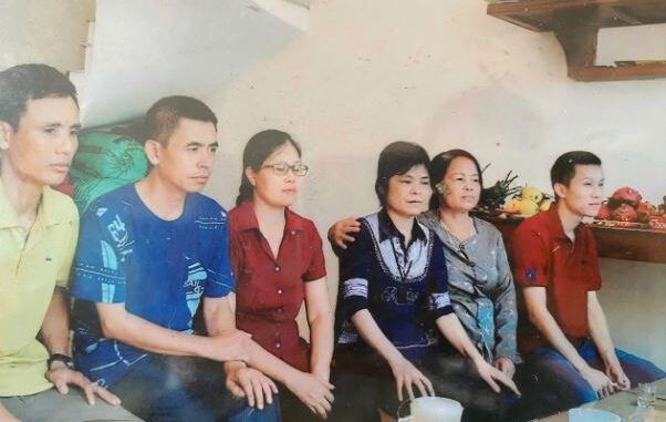 Người mẹ ở Hà Nội gặp lại con trai đã mất trong hình hài 5 người khác Người mẹ ở Hà Nội gặp lại con trai đã mất trong hình hài 5 người khác