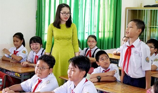 Tiền lương, phụ cấp cho nhà giáo dự tính tăng thêm hàng chục nghìn tỷ mỗi năm Tiền lương, phụ cấp cho nhà giáo dự tính tăng thêm hàng chục nghìn tỷ mỗi năm