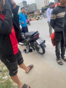 Ngay Lúc Này Tiếng gào thét đau đến xé lòng Ngay Lúc Này Tiếng gào thét đau đến xé lòng