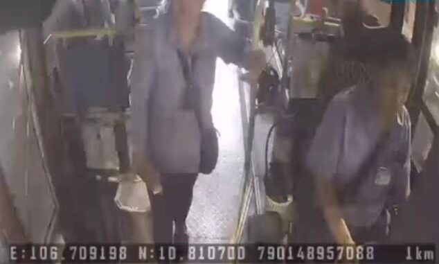 Xót xa vụ tài xế xe buýt ở TPHCM đột quỵ, qua đời khi chờ đèn đỏ: Có biểu hiện đau đầu nhưng cố gắng chạy nốt chuyến xe cuối cùng Xót xa vụ tài xế xe buýt ở TPHCM đột quỵ, qua đời khi chờ đèn đỏ: Có biểu hiện đau đầu nhưng cố gắng chạy nốt chuyến xe cuối cùng