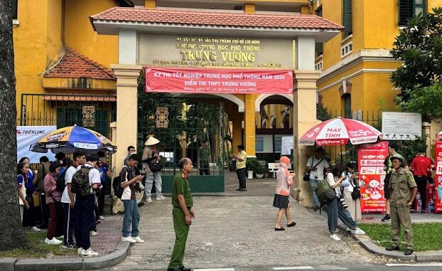 Rơi từ tầng 4 trường học, nam sinh lớp 11 không qua khỏi Rơi từ tầng 4 trường học, nam sinh lớp 11 không qua khỏi