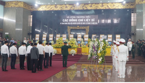 Những hình ảnh tại lễ t ang 12 liệt sĩ hy s inh trong thực hiện nhiệm vụ diễn tập Những hình ảnh tại lễ t ang 12 liệt sĩ hy s inh trong thực hiện nhiệm vụ diễn tập