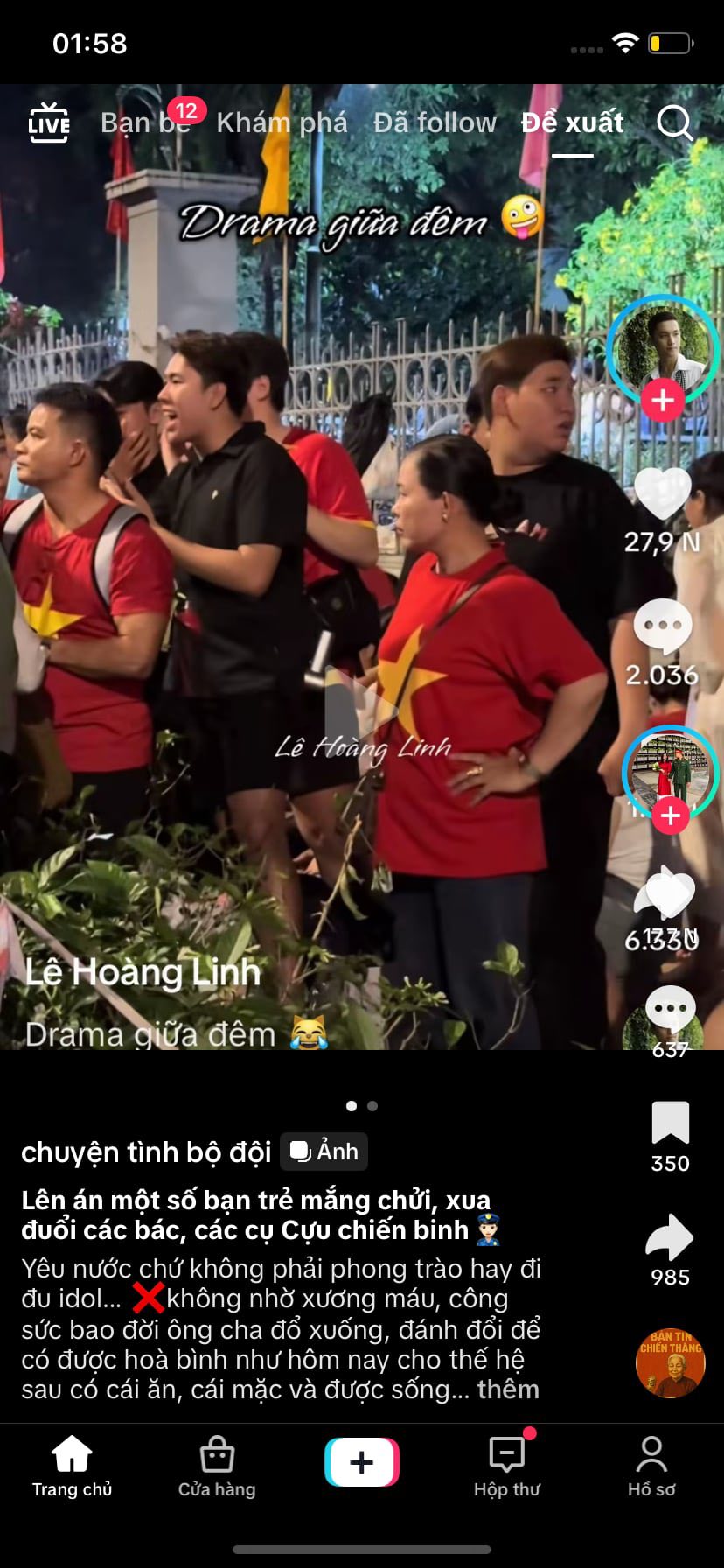 Có thể là hình ảnh về 4 người, điện thoại và văn bản