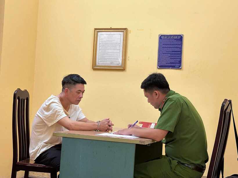 Nguyễn Xuân Phiến tại cơ quan công an.
