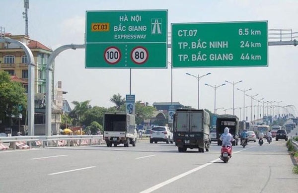 tranh luan ve cao toc 2 lan xe, khong giai phan cach cung o viet nam hinh anh 6