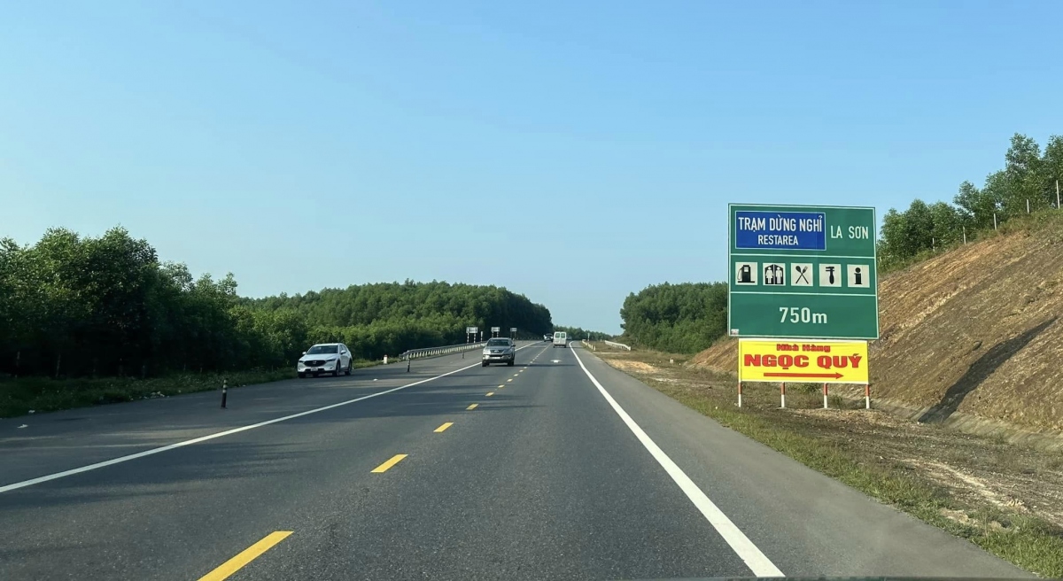 tranh luan ve cao toc 2 lan xe, khong giai phan cach cung o viet nam hinh anh 5