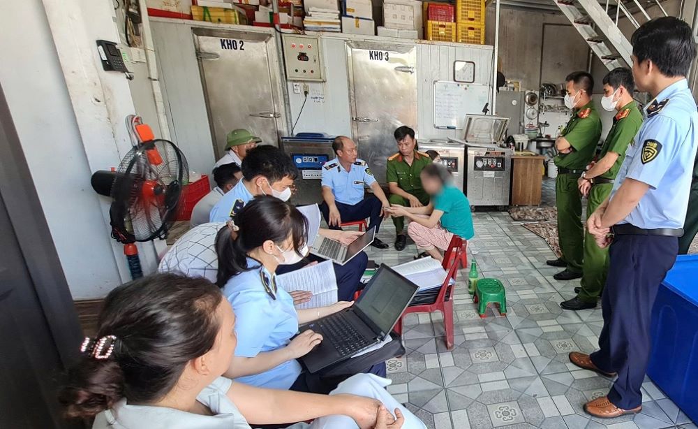 hai-san-thai-binh1 Đoàn kiểm tra làm việc với doanh nghiệp. Ảnh: Nam Hồng