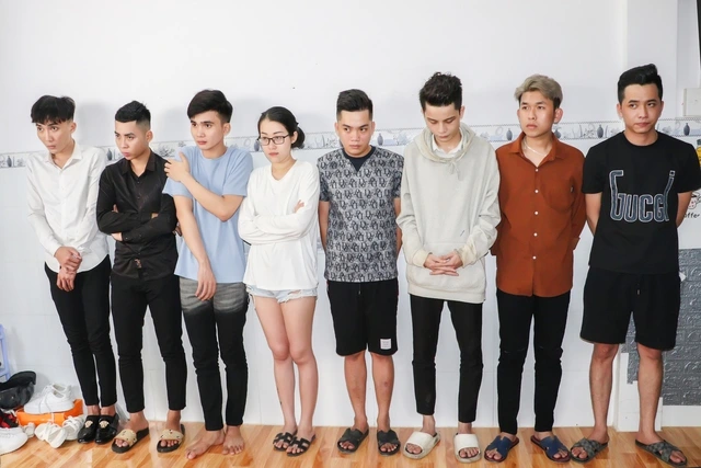nhan-ao-den-bia-phai-16761010385181683594080-20250602072733-bf8nd