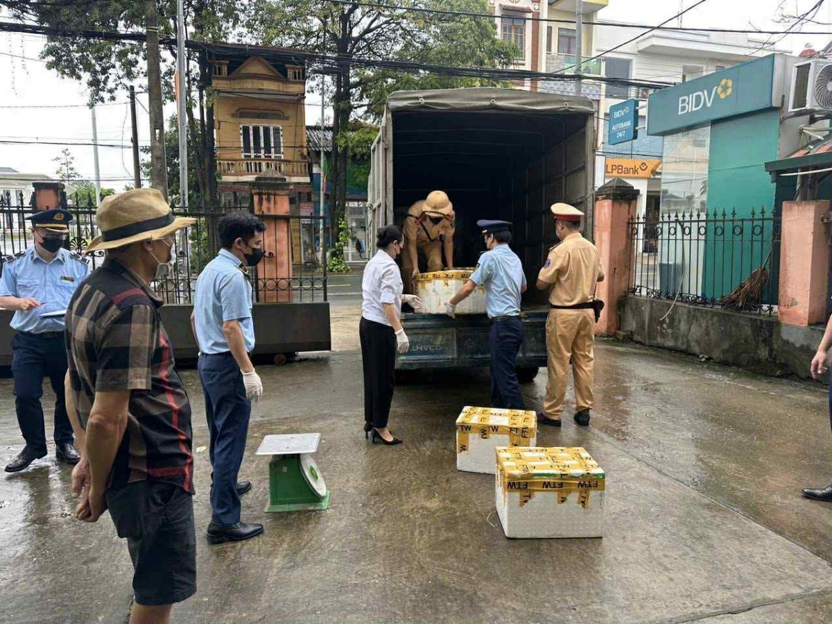 Phát hiện hơn 1 tạ nội tạng trâu, bò không rõ nguồn gốc ở Phú Thọ