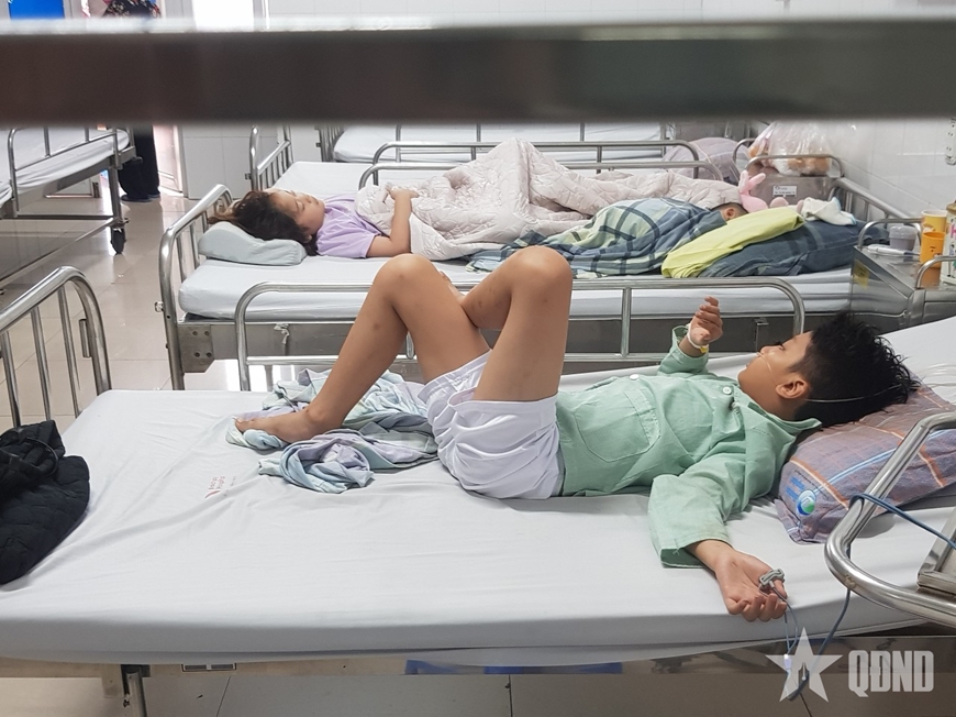 Cháu bé thoát chết thần kỳ trong vụ tàu Vịnh Xanh QN-7105