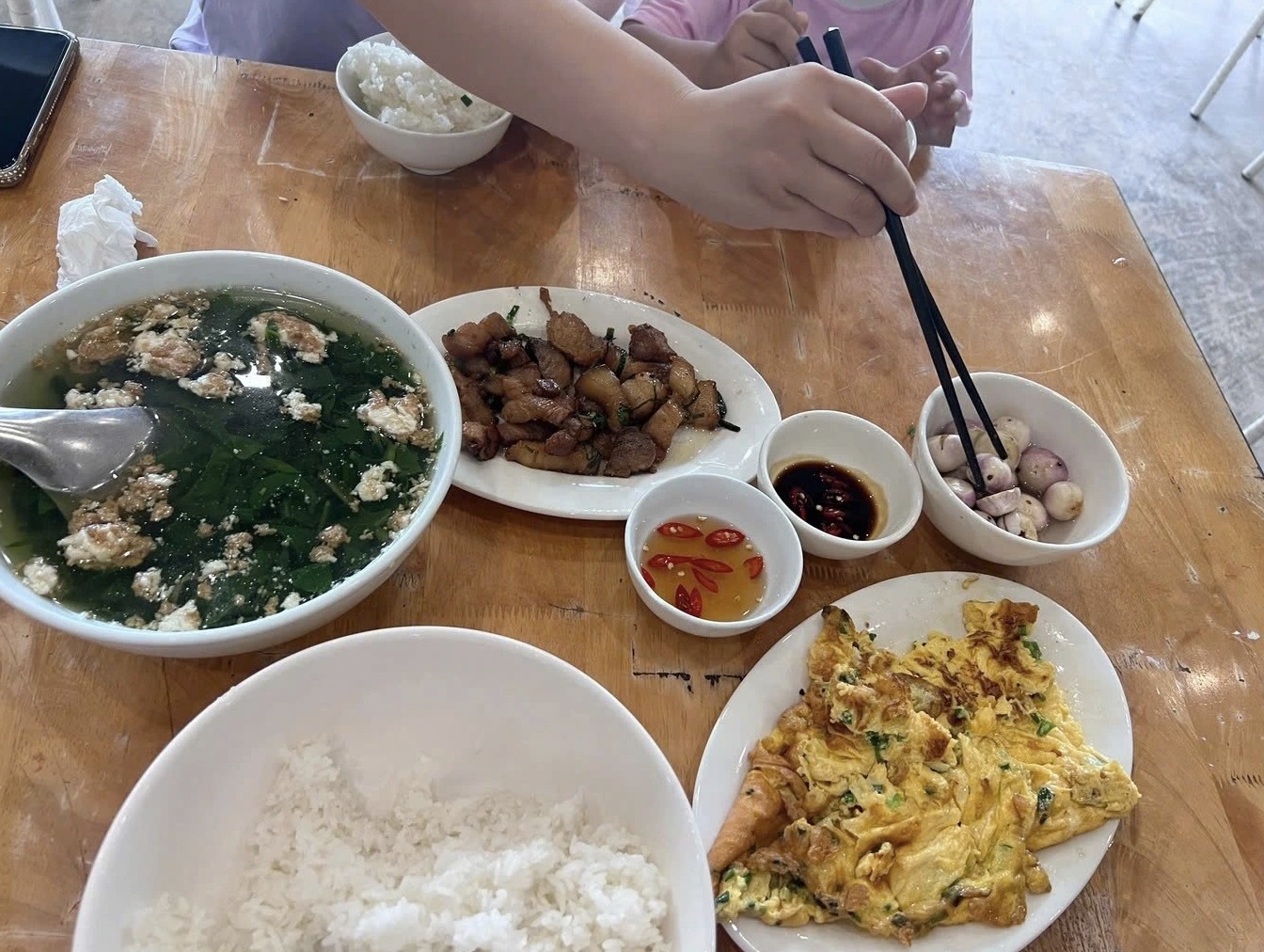 Có thể là hình ảnh về cháo và cơm rang