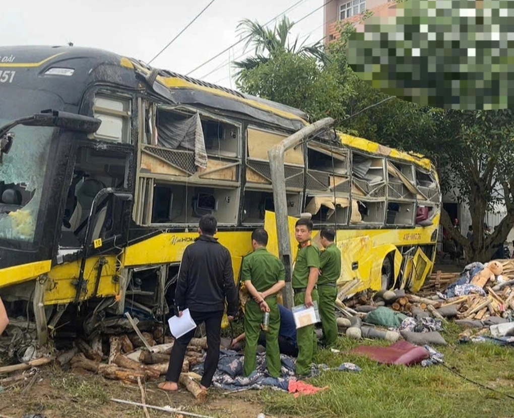 Nguyên nhân ban đầu vụ lật xe khách khiến 9 người tử vong ở Hà Tĩnh - 1